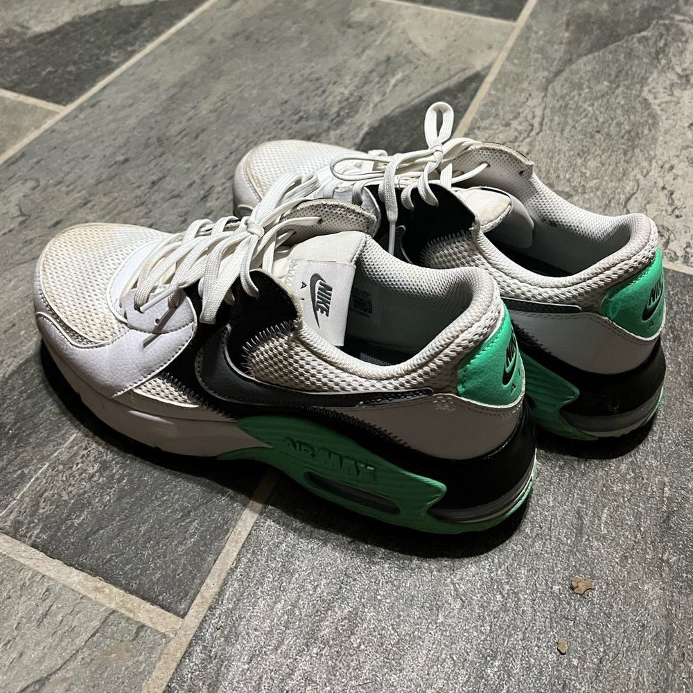 Woman’s size 8.5 Nike Shoes